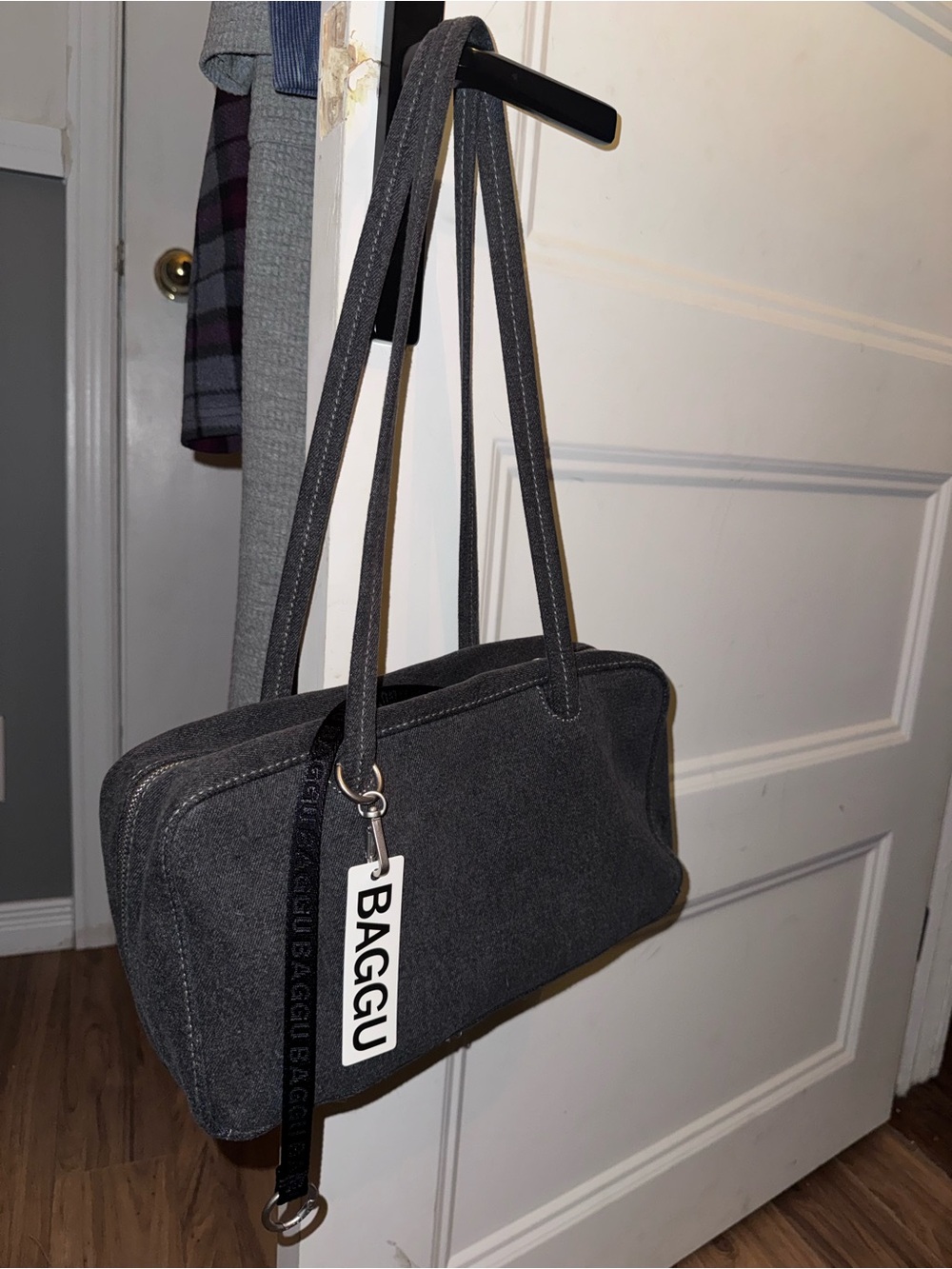 BAGGU Shoulder Bag in Washed Denim